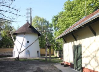 Kirándulás maszkkal – Ausflug mit Maske