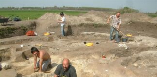 „Hier stand ehemals eine Dorfkirche”