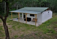 Haus im Wald mit wunderschönem Panorama — Erdei ház gyönyörű környezetben