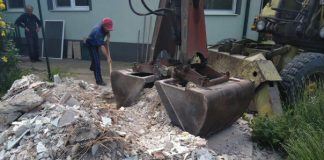 Baumaterial: Transport und Abtransport