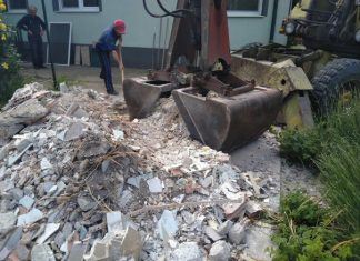 Baumaterial: Transport und Abtransport