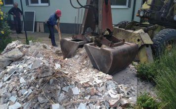 Baumaterial: Transport und Abtransport
