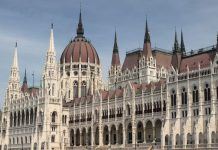 Magyarországnak működnie kell! — Ungarn wird funktionieren!