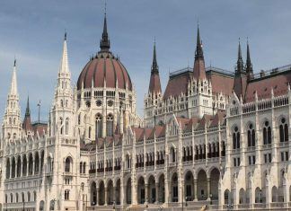 Magyarországnak működnie kell! — Ungarn wird funktionieren!