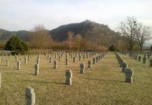 Militärfriedhöfe und Journalistik – Katonatemetők és újságírás