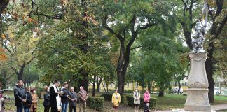 Dreifaltigkeitsdenkmal in Almasch restauriert – Megújult a bácsalmási Szentháromság szobor
