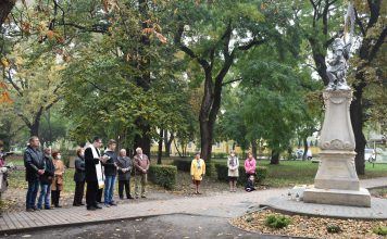 Dreifaltigkeitsdenkmal in Almasch restauriert – Megújult a bácsalmási Szentháromság szobor