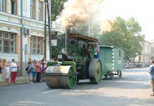 Alte Straßenwalze (ehemaliger ungarischer Filmstar) wurde erneuert