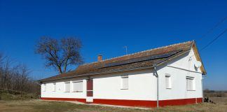 Erneuertes Haus, Alleinlage in der Puszta, herum ist nur Sonnenschein