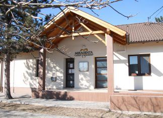 Zahnarztpraxis in Bócsa trotz der Pandemie in Normalbetrieb — auch für Ausländer eine gute Botschaft. Modern fogászat Bócsán!