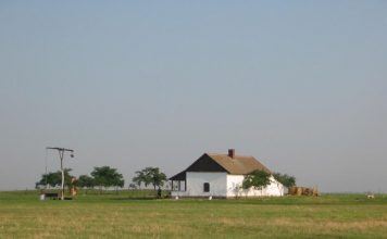 Wir suchen… ein Haus in der unbewohnten Puszta! Tanyát keresünk a lakatlan pusztaságban!