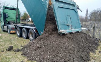 Brauner Sand, schwarze Ede, Torf usw. müssen beschafft werden!
