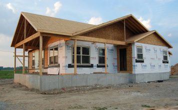 Hufbau-Akker: Baumaterial, Werkzeuge, Haushaltsgeräte, Gartenbau im Komitat Bács-Kiskun