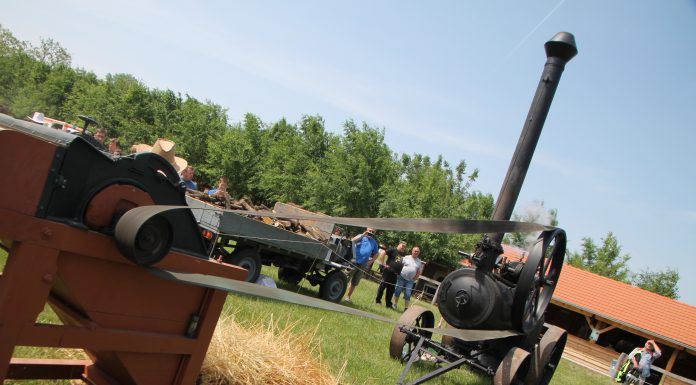 Wer erinnert sich noch daran? — Dreschmaschine