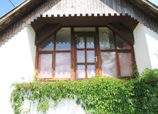 Einzelhof mit Keller / Tanya pincével