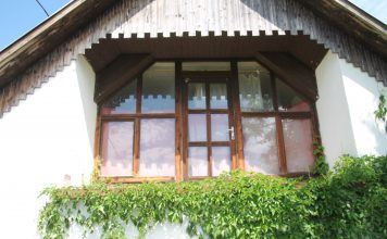 Einzelhof mit Keller / Tanya pincével