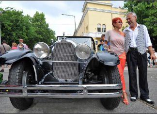 Veterán piknik — Treffen von Oldtimer-Fahrzeugen in Kiskunhalas-Sóstó