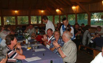 Lajos‘ Geheimnisse: Stammtisch — Warum?