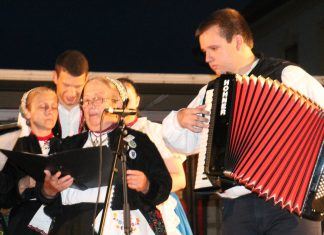 Ungarndeutsches Folkloreprogramm in Hajós am Sonntag um 15.00 Uhr