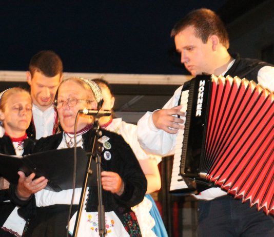 Ungarndeutsches Folkloreprogramm in Hajós am Sonntag um 15.00 Uhr