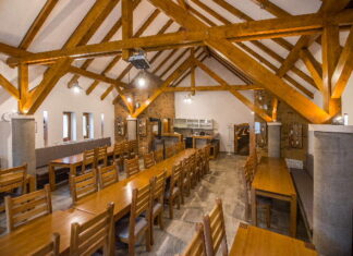 Zwischen den Kellerreihen 2 – Pincesorok között 2