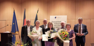 Ungarndeutsche Journalistin ausgezeichnet — Magyarországi német újságíró kitüntetése