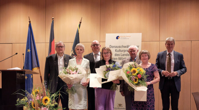 Ungarndeutsche Journalistin ausgezeichnet — Magyarországi német újságíró kitüntetése