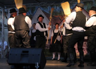 Ungarndeutscher Kulturabend in Tschasartet/ Császártöltés am 17. November