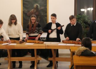 Zitherabend mit Laternen in Bócsa