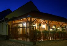 Stammtisch im Zeichen von Advent + Weihnachtsgottesdienst in einem kleinen Dorf