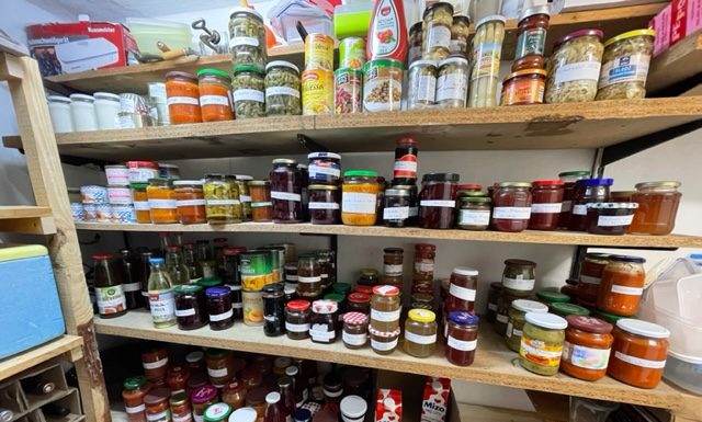 Unsere Speisekammer ist voll! — ein Neuanfang im Leben von deutschen Zuwanderern 2