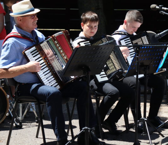 Festival donauschwäbischer Speisen in Tschasartet / Császártöltés am Samstag, den 13. Juni