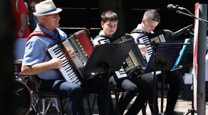 Festival donauschwäbischer Speisen in Tschasartet / Császártöltés am Samstag, den 13. Juni
