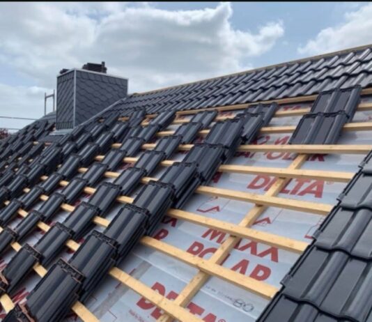 Professionelle Dacharbeiten in ganz Deutschland und Ungarn — Profi tetőfedés egész Magyarországon és Németországban