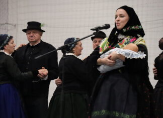 Jubiläum der ungarndeutschen Volkstanzgruppe in Nadwar: Samstag den 25. April