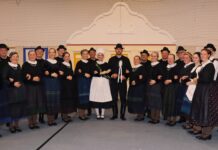 Jubiläum der ungarndeutschen Volkstanzgruppe in Nadwar: Samstag en 25. April