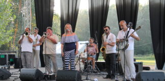 Winzerfest mit guten Weinen und Popmusik in Soltvadkert am 3. Septemberwochenende